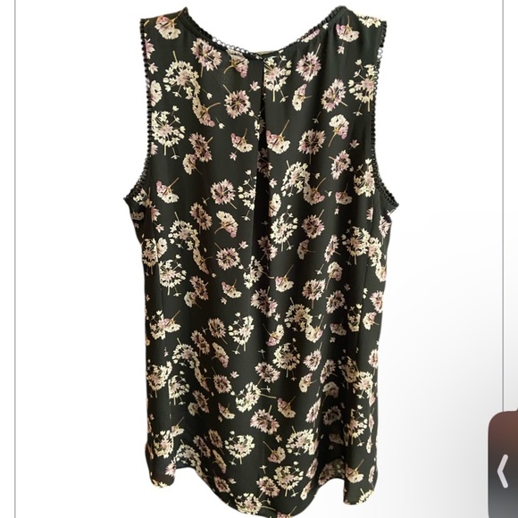 WHITE HOUSE BLACK MARKET Lace-Detail Sleeveless Shirt Size Small - Picture 3 of 7